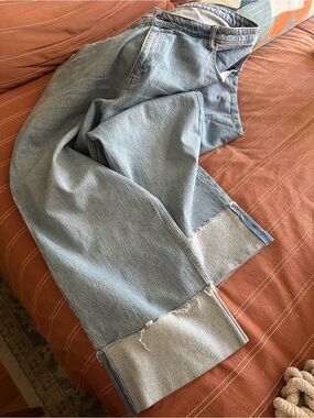 Abercrombie & Fitch Light Blue High-Rise 90s Relaxed Jeans - cuffed hem